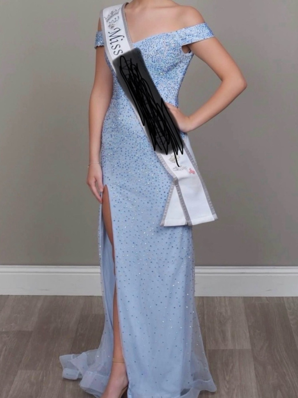 Elegant Light Blue Off-Shoulder Evening Gown with Thigh Slit